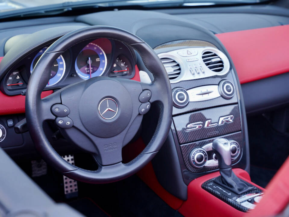 Image 21/50 of Mercedes-Benz SLR McLaren (2009)