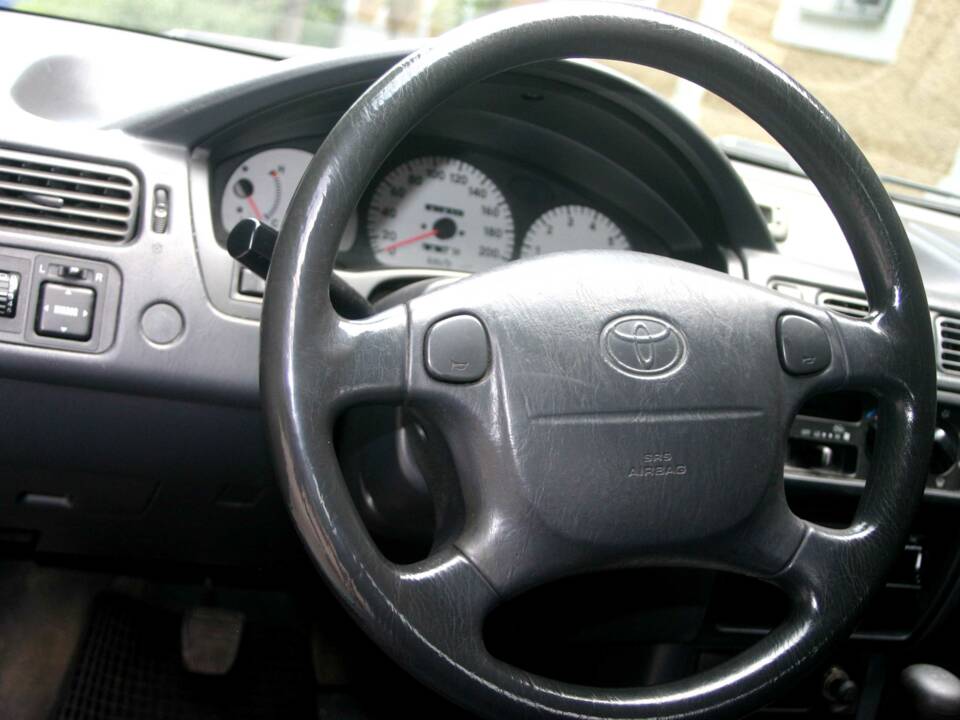 Image 24/51 of Toyota Paseo (1996)