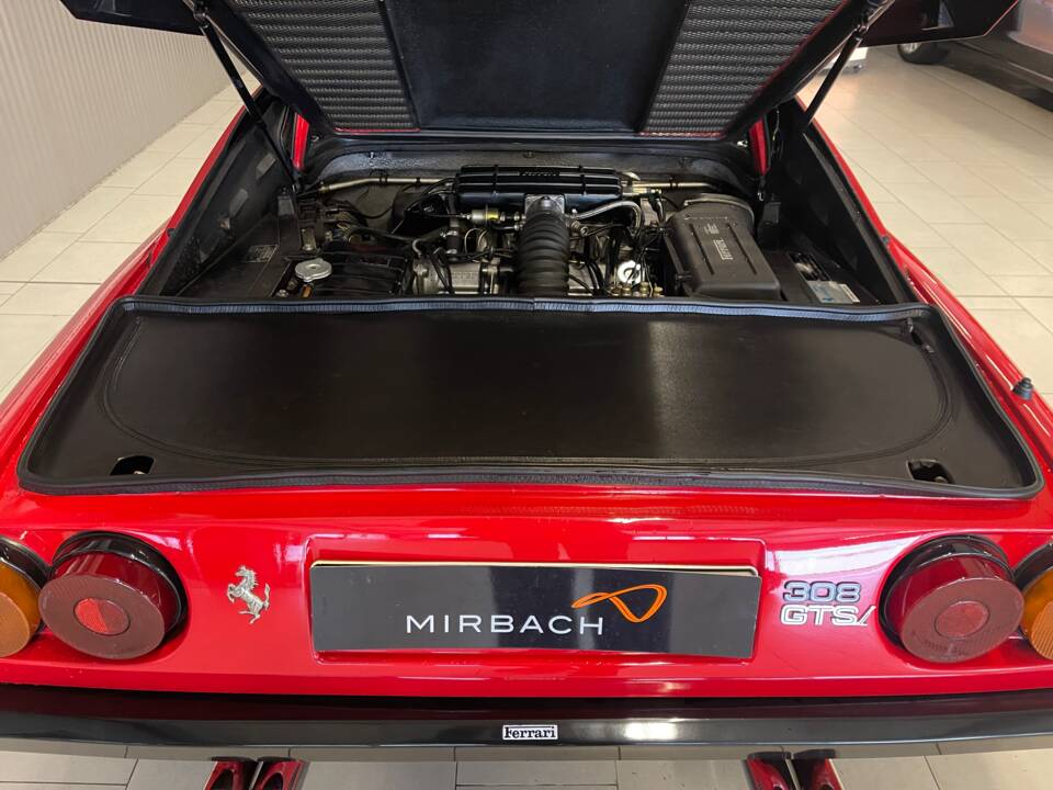 Image 13/19 of Ferrari 308 GTSi (1982)