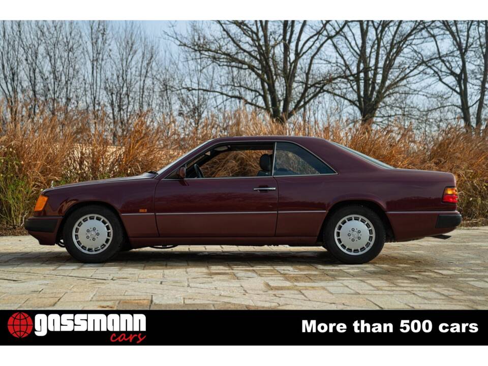 Image 5/15 of Mercedes-Benz 300 CE-24 (1991)