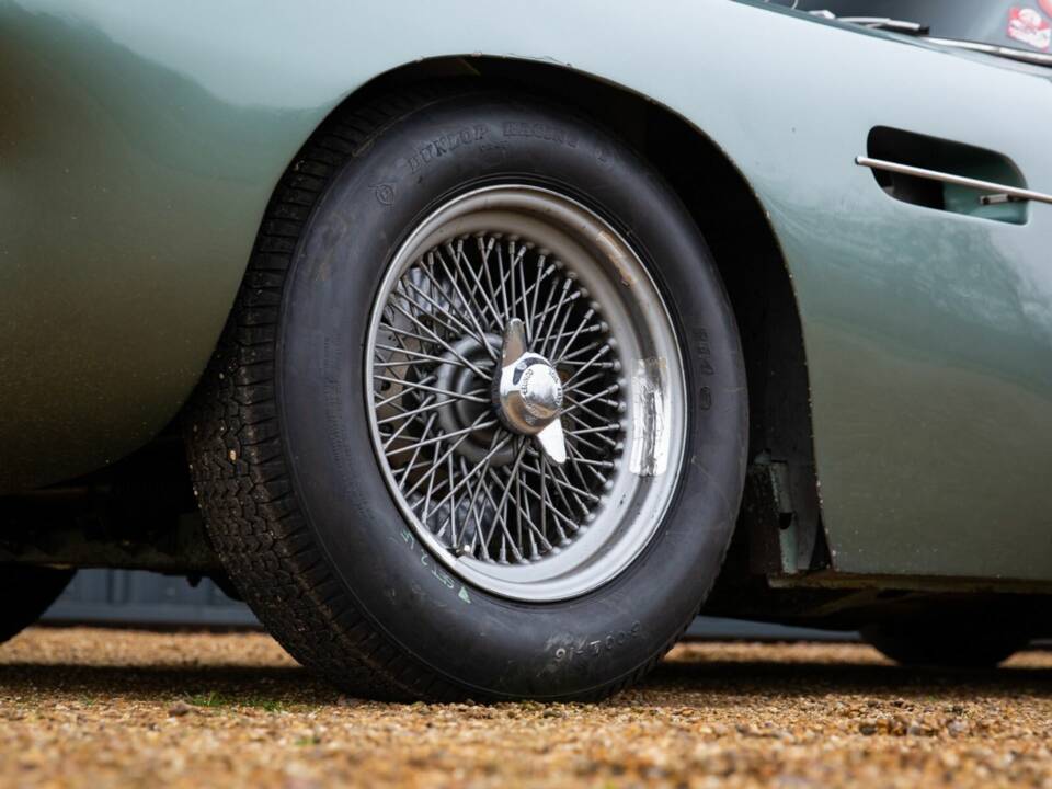 Image 27/50 de Aston Martin DB 4 Lightweight (1961)