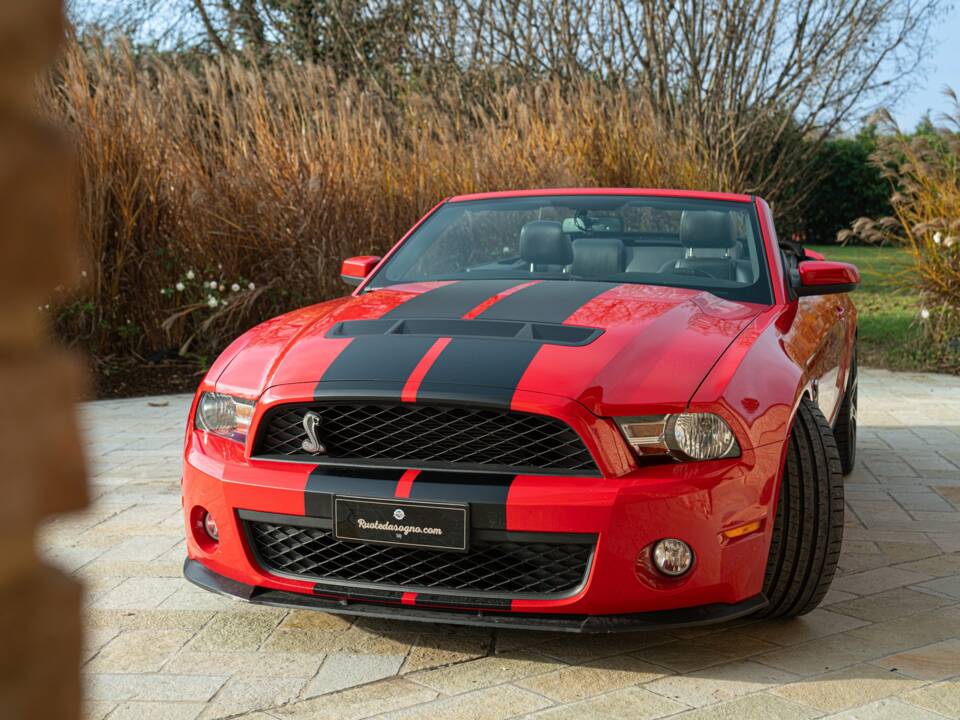 Image 22/50 of Ford Mustang Shelby GT 500 (2011)
