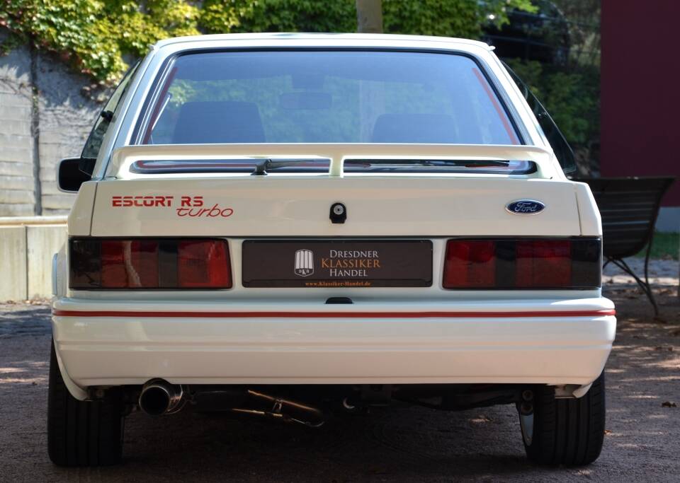 Afbeelding 6/19 van Ford Escort turbo RS (1988)