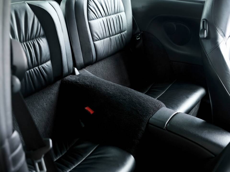 Image 28/50 of Porsche 911 Carrera 4S (2004)