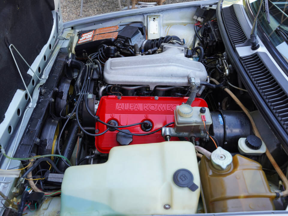 Image 50/50 of Alfa Romeo GTV 6 2.5 (1983)