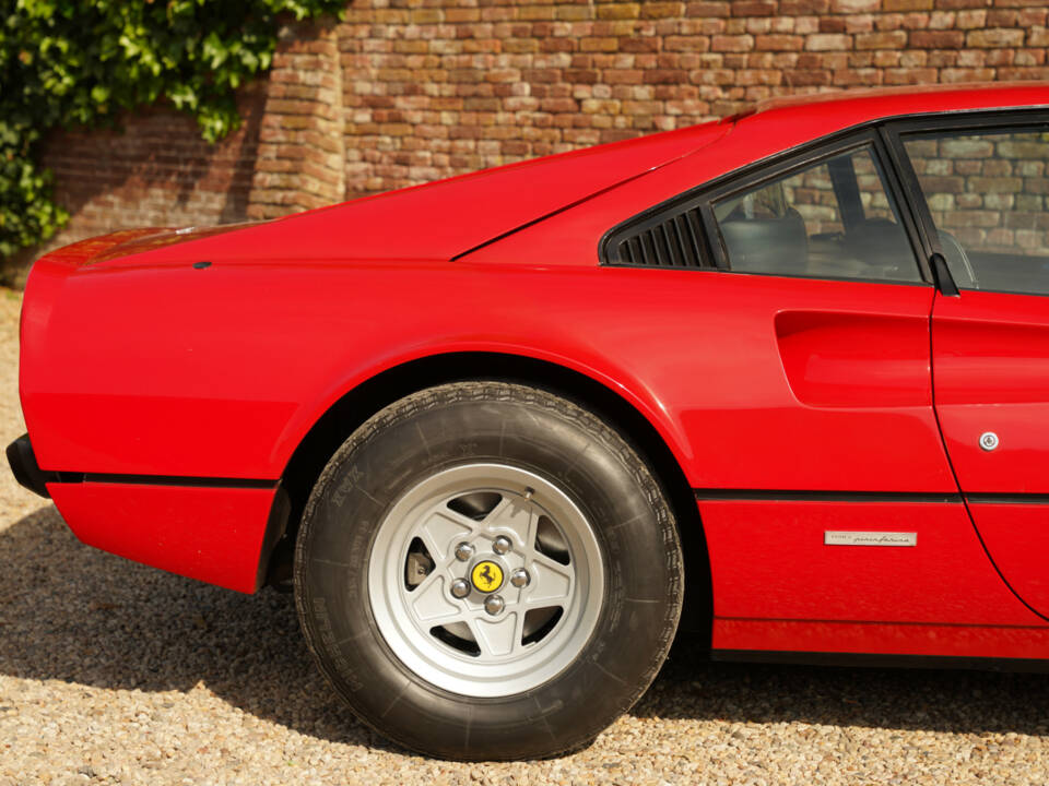 Image 31/50 de Ferrari 308 GTB (1977)
