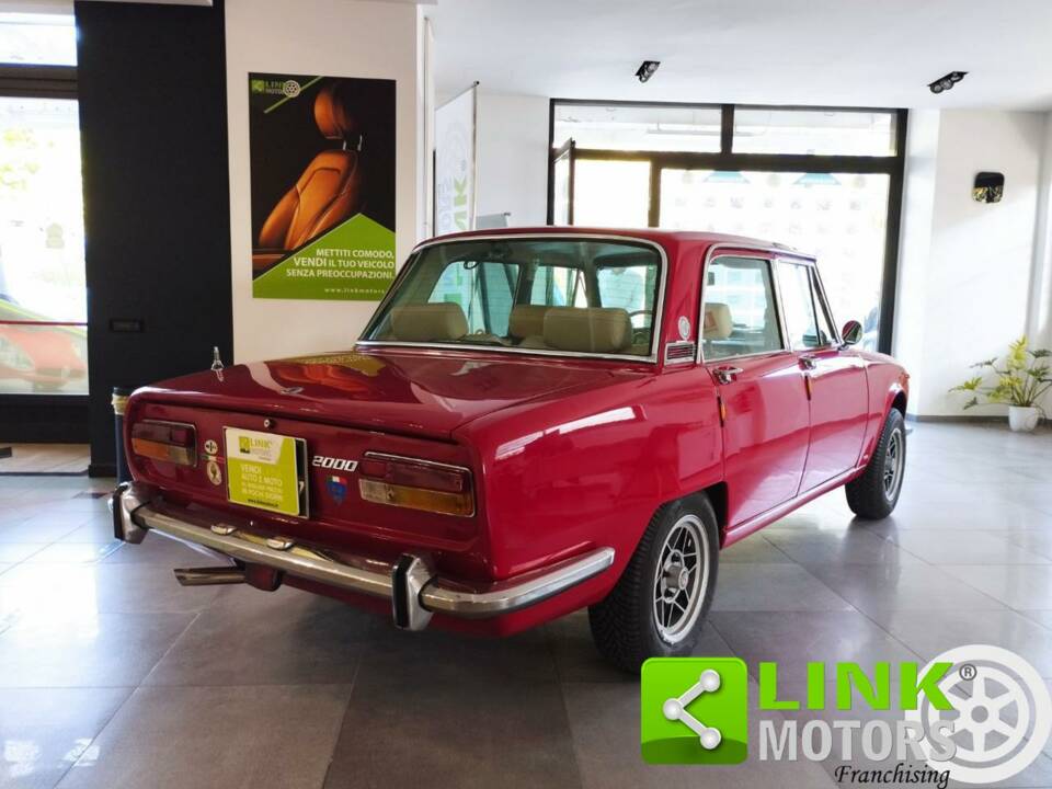 Imagen 5/10 de Alfa Romeo 2000 Berlina (1973)