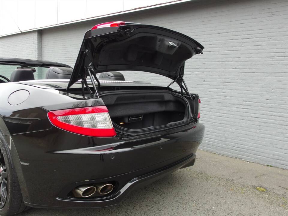 Immagine 56/93 di Maserati GranCabrio 4.7 (2010)