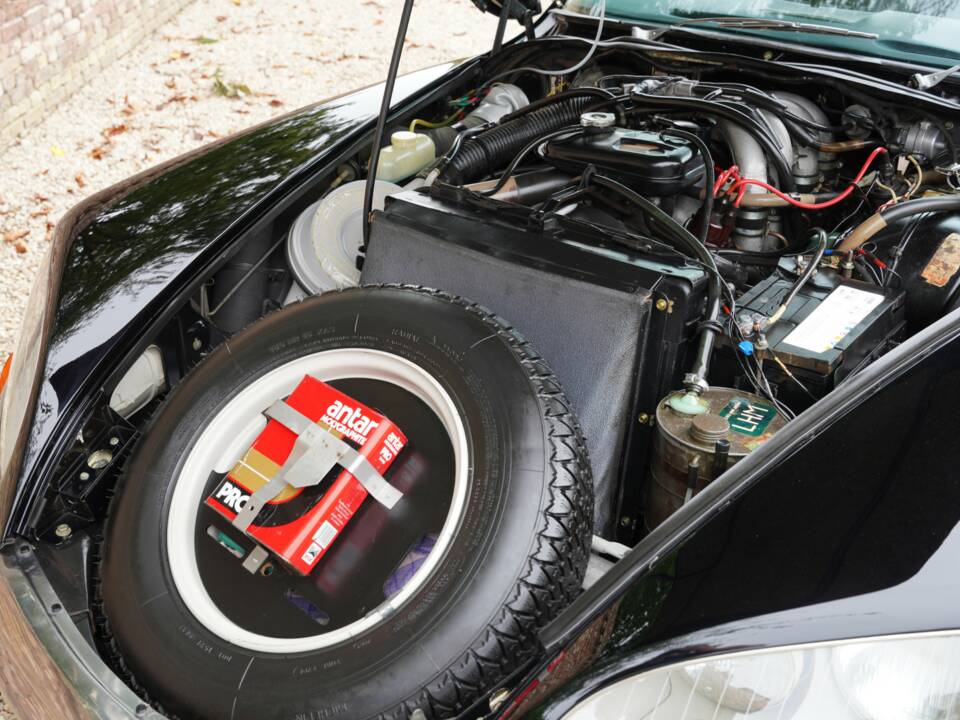Image 36/50 of Citroën DS 23 Injection (1973)