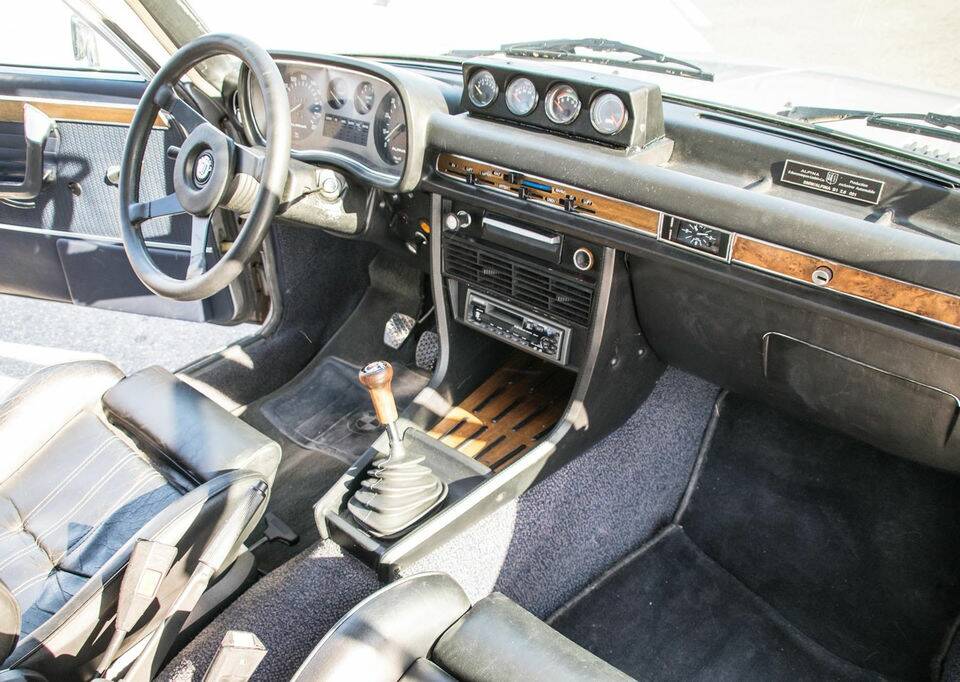 Image 2/8 of BMW 2800 (1973)