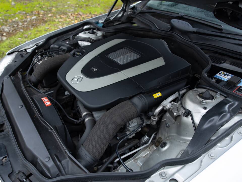 Image 38/41 of Mercedes-Benz SL 350 (2007)