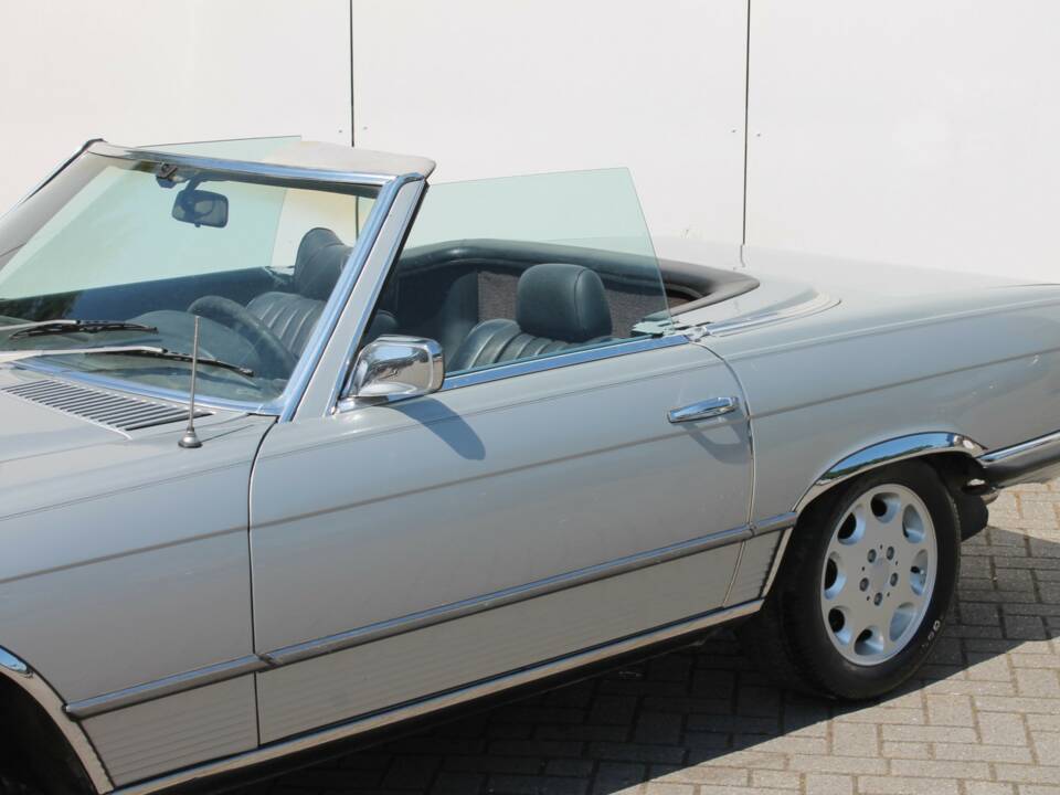 Image 19/23 of Mercedes-Benz 450 SL (1973)