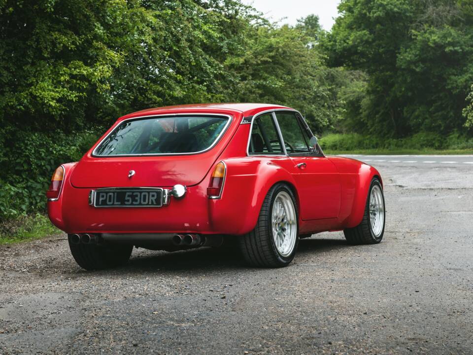Image 3/50 of MG MGB GT V8 (1977)