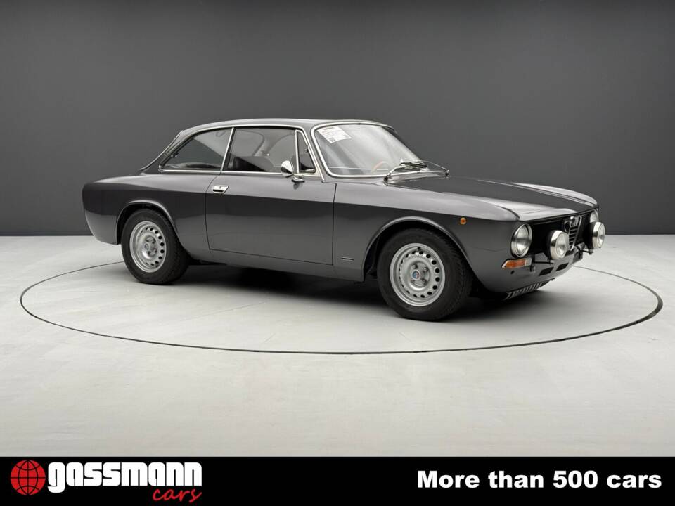 Bild 3/15 von Alfa Romeo Giulia GT 1300 Junior (1973)