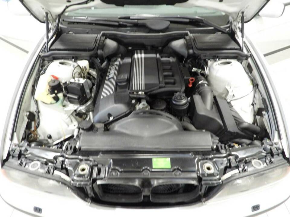 Image 11/15 de BMW 523i (1998)