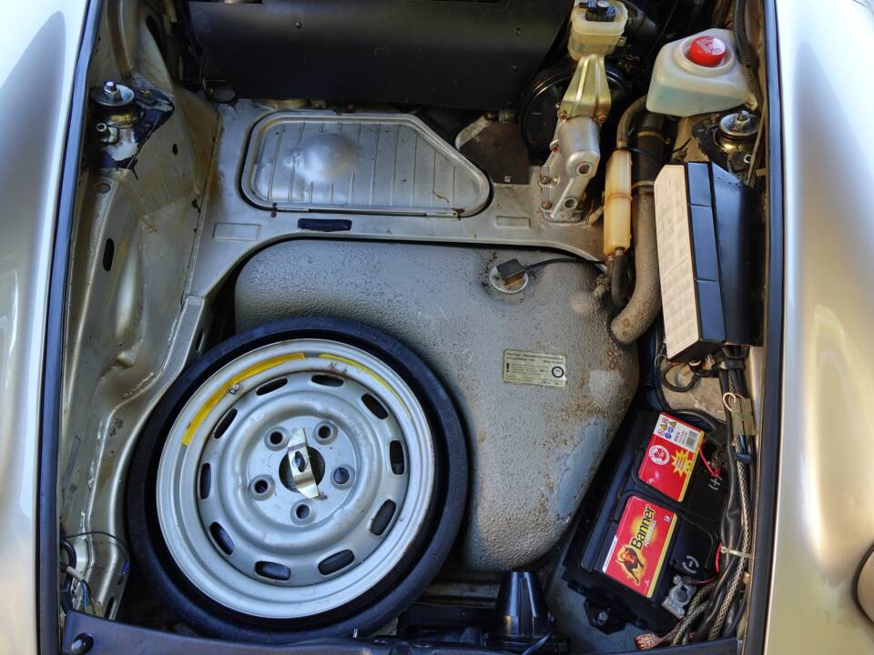 Image 12/40 of Porsche 911 Carrera 3.2 (1986)