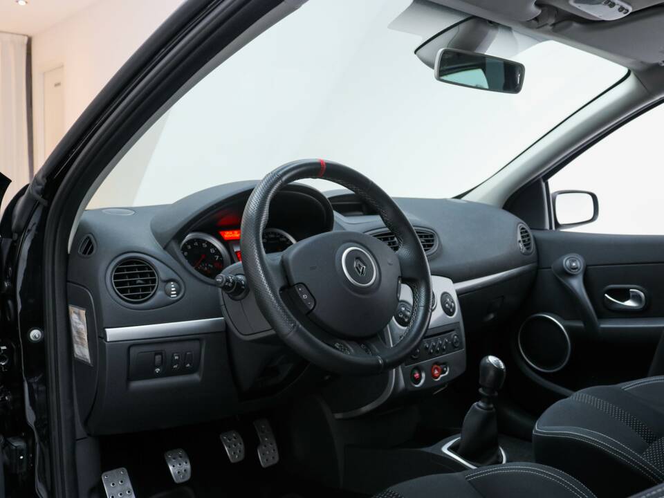 Imagen 7/14 de Renault Clio II 2.0 RS Cup (2007)