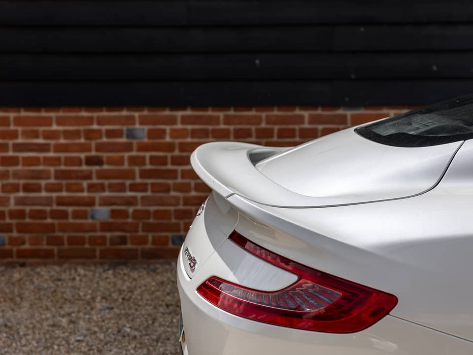 Image 26/57 of Aston Martin Vanquish S (2018)