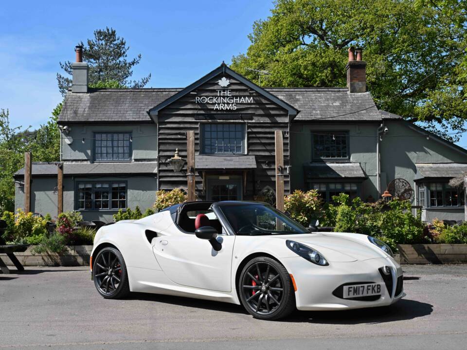 Image 18/50 of Alfa Romeo 4C Spider (2017)