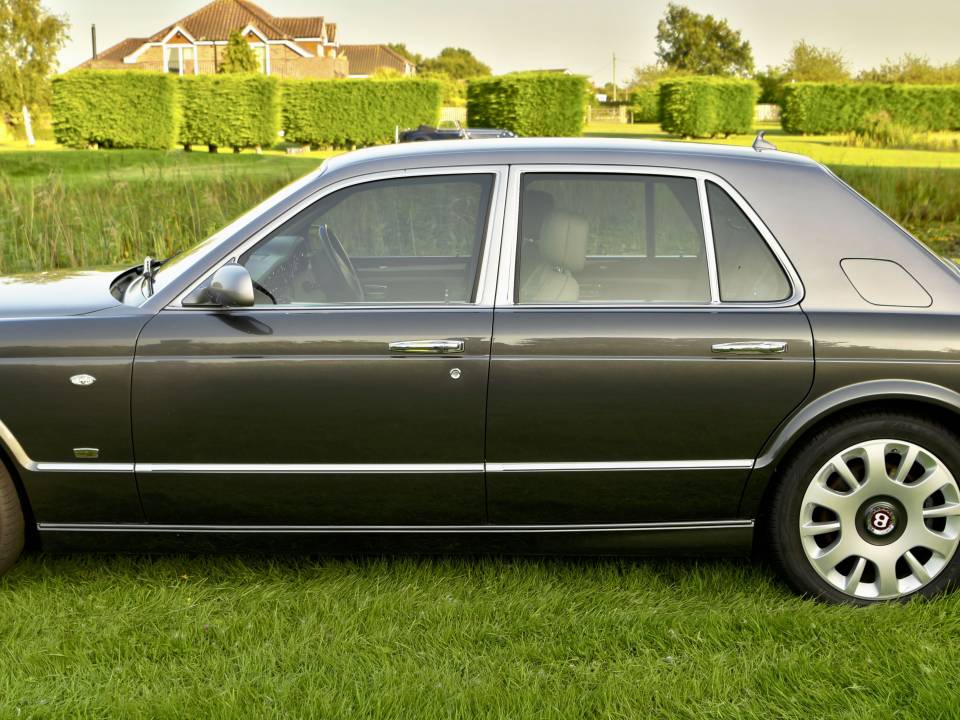 Image 7/49 of Bentley Arnage R (2005)