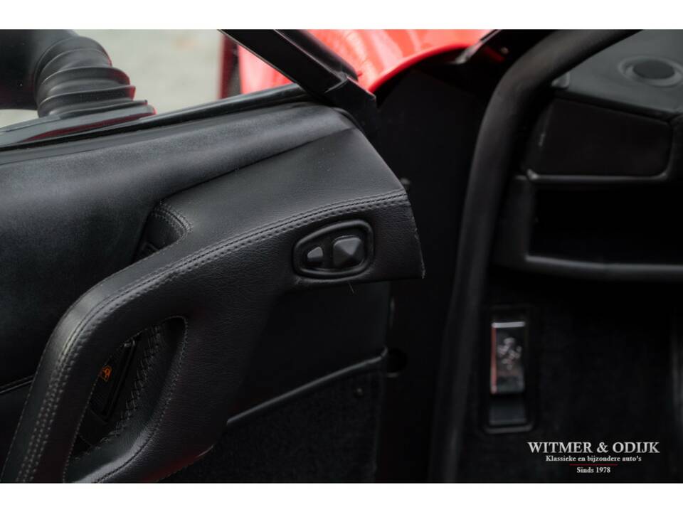 Bild 38/41 von Ferrari 328 GTS (1989)