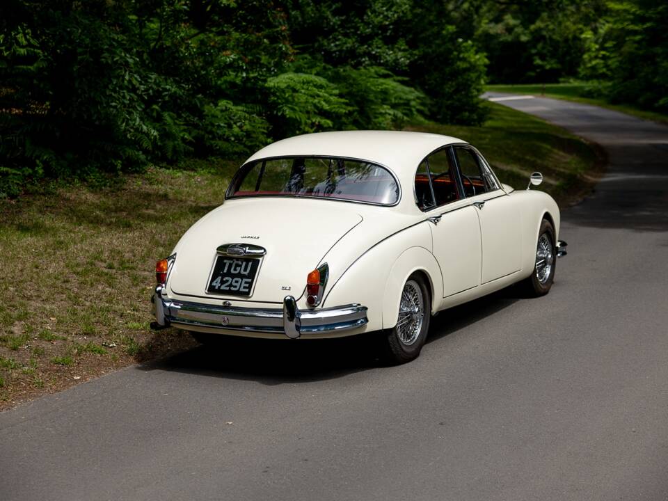 Image 19/50 de Jaguar Mk II 2.4 (1967)
