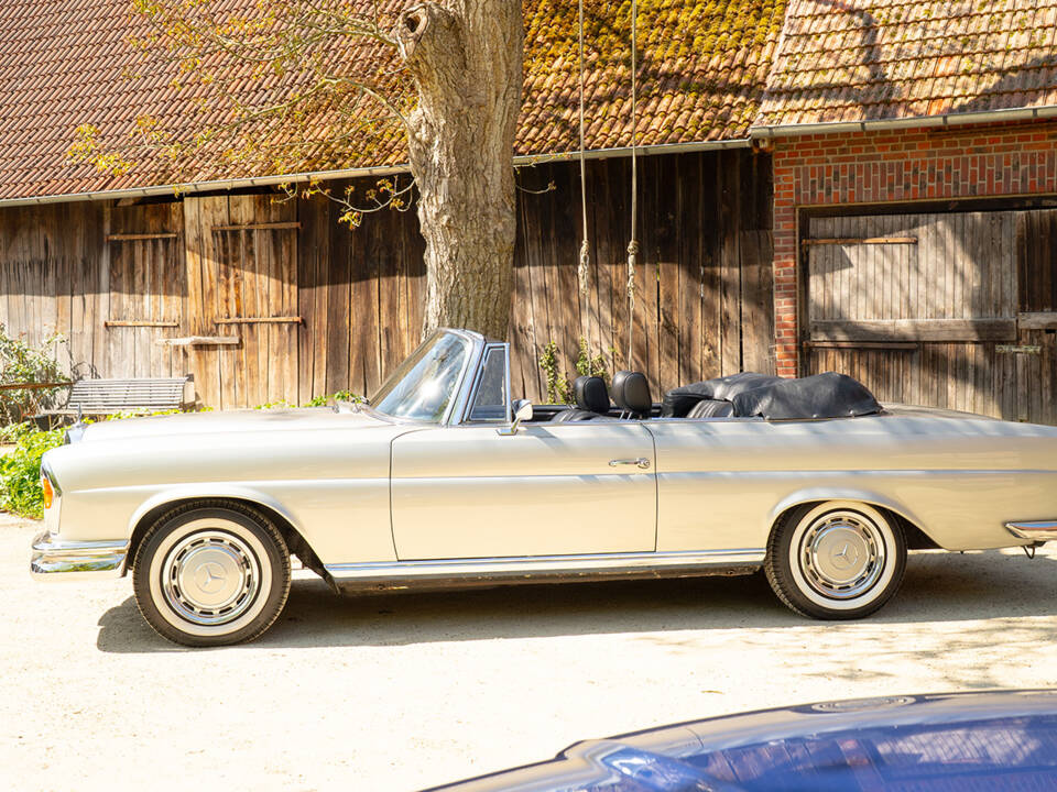 Bild 9/56 von Mercedes-Benz 280 SE (1968)