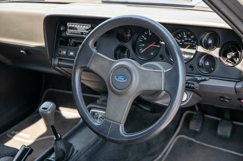 Bild 34/37 von Ford Capri 2,8i (1984)