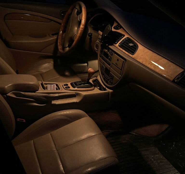 Image 7/8 de Jaguar S-Type 4.0 V8 (2000)