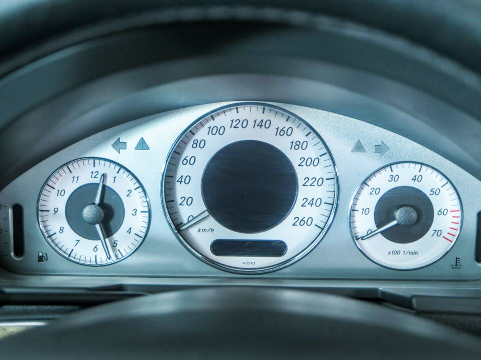 Bild 19/50 von Mercedes-Benz E 200 Kompressor T (2003)