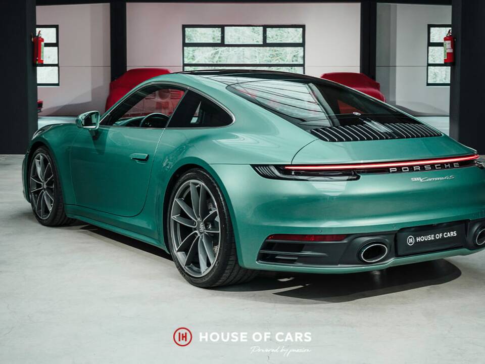 Image 9/24 of Porsche 911 Carrera 4S (2023)