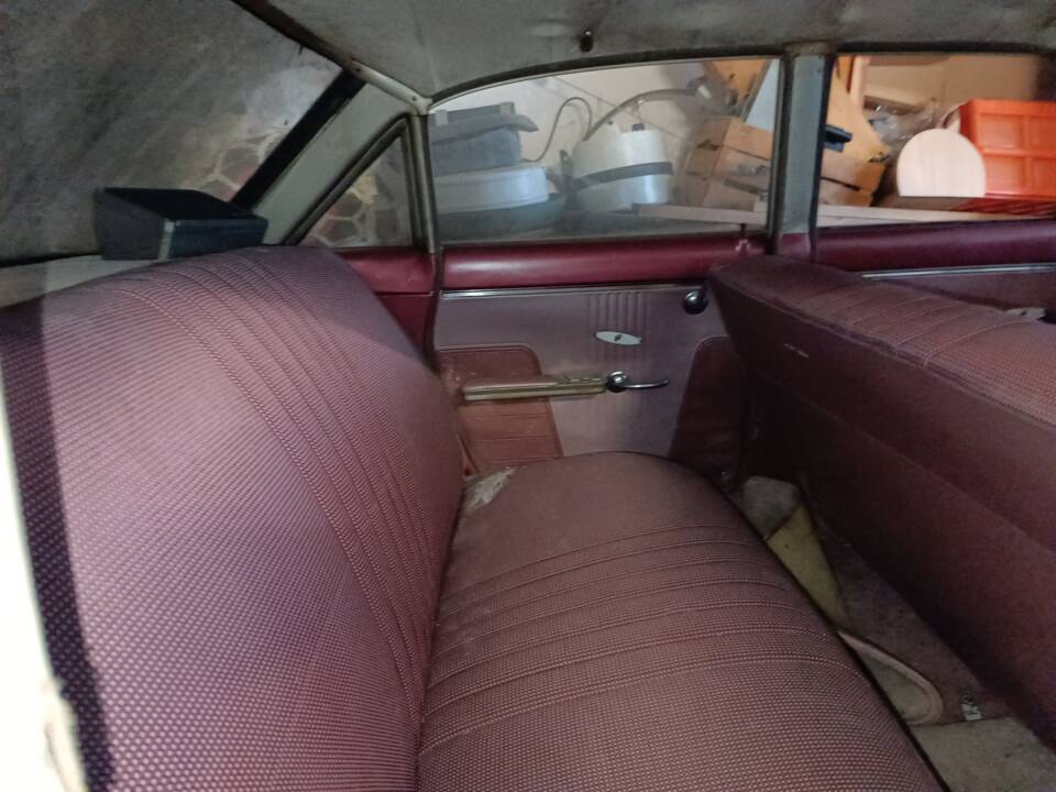 Image 11/18 of Buick Special V6 (1961)