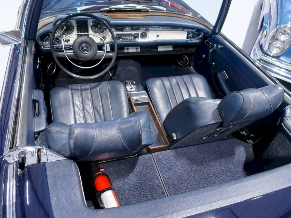 Immagine 20/36 di Mercedes-Benz 280 SL (1971)