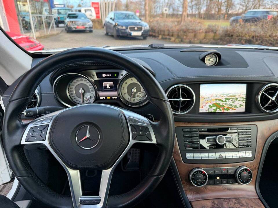 Bild 11/22 von Mercedes-Benz SL 350 (2013)