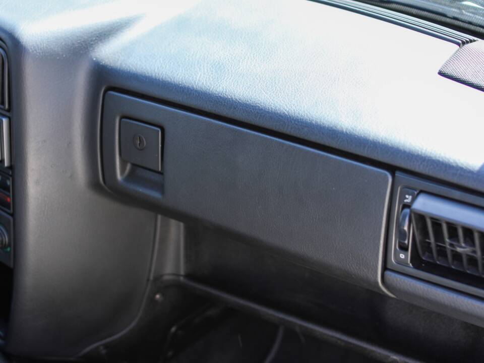 Image 16/31 of Volkswagen Corrado VR6 2.8 (1992)