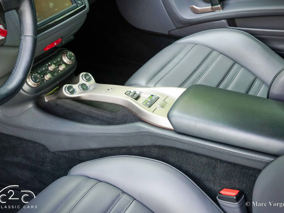 Image 9/85 de Ferrari California (2010)