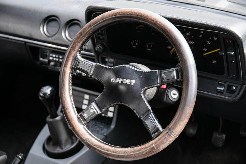Image 24/49 of Opel Manta 400 (1984)