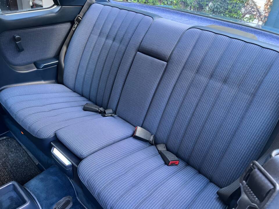 Immagine 29/38 di Mercedes-Benz 230 CE (1983)