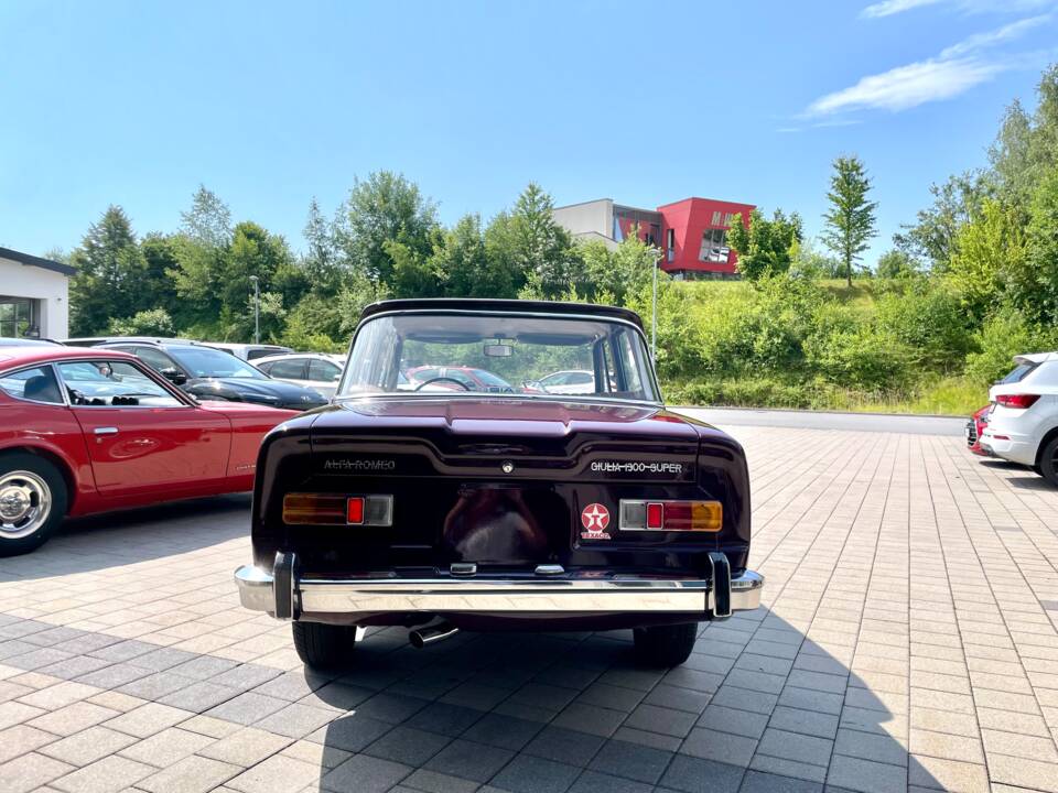 Image 5/23 of Alfa Romeo Giulia 1300 Super (1972)