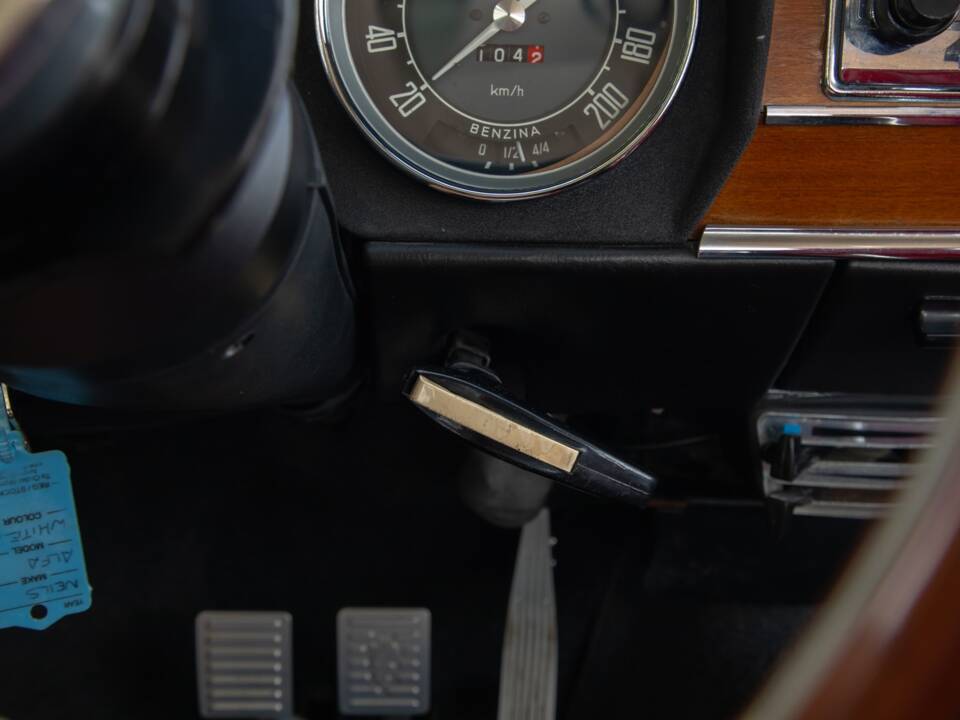 Image 49/50 de Alfa Romeo Giulia Nuova Super 1600 (1968)