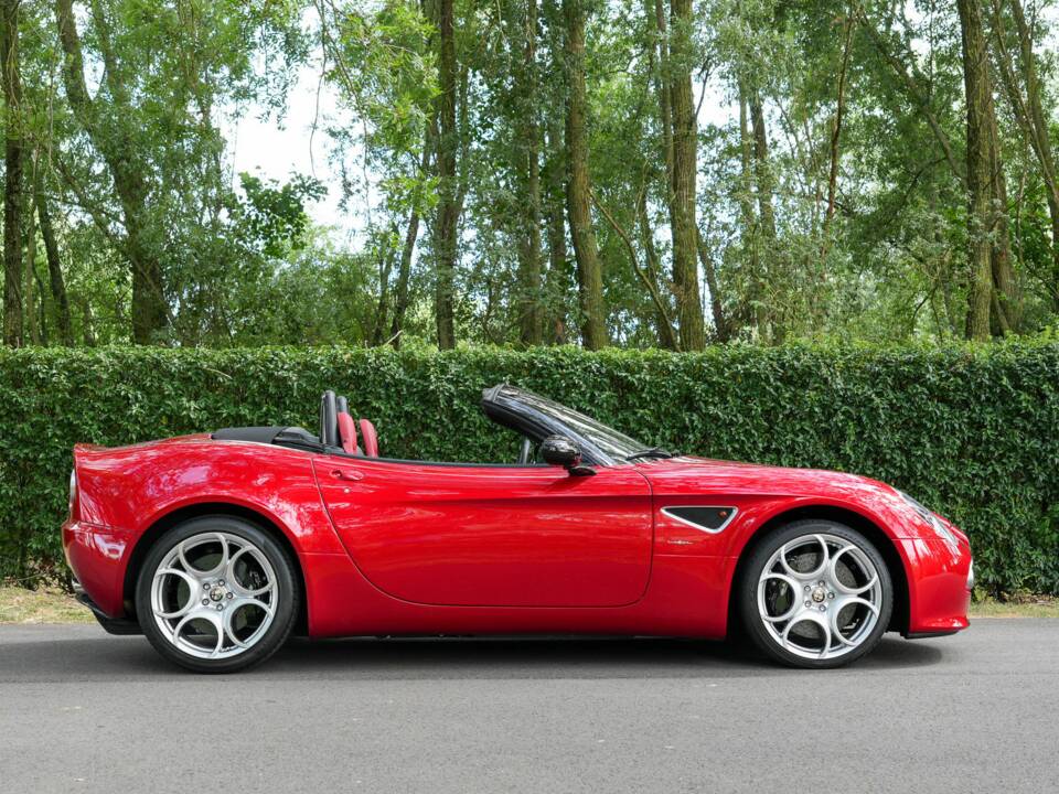 Image 10/50 of Alfa Romeo 8C Spider (2010)