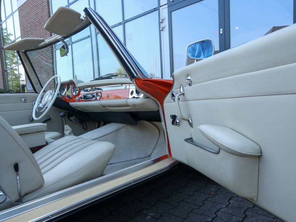 Image 16/50 of Mercedes-Benz 230 SL (1964)
