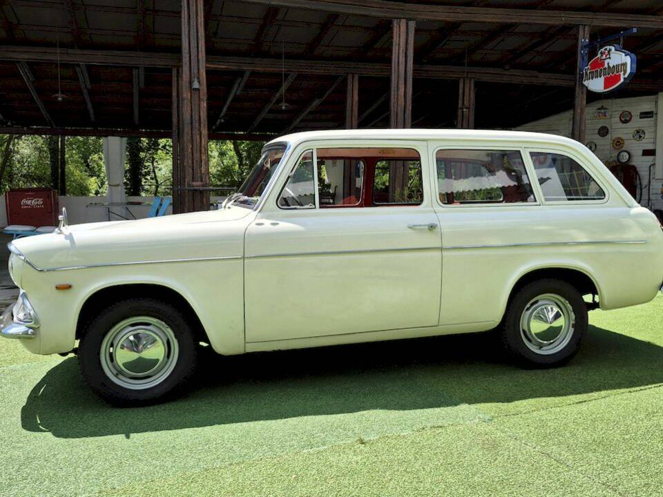 Image 4/63 of Ford Anglia (1965)