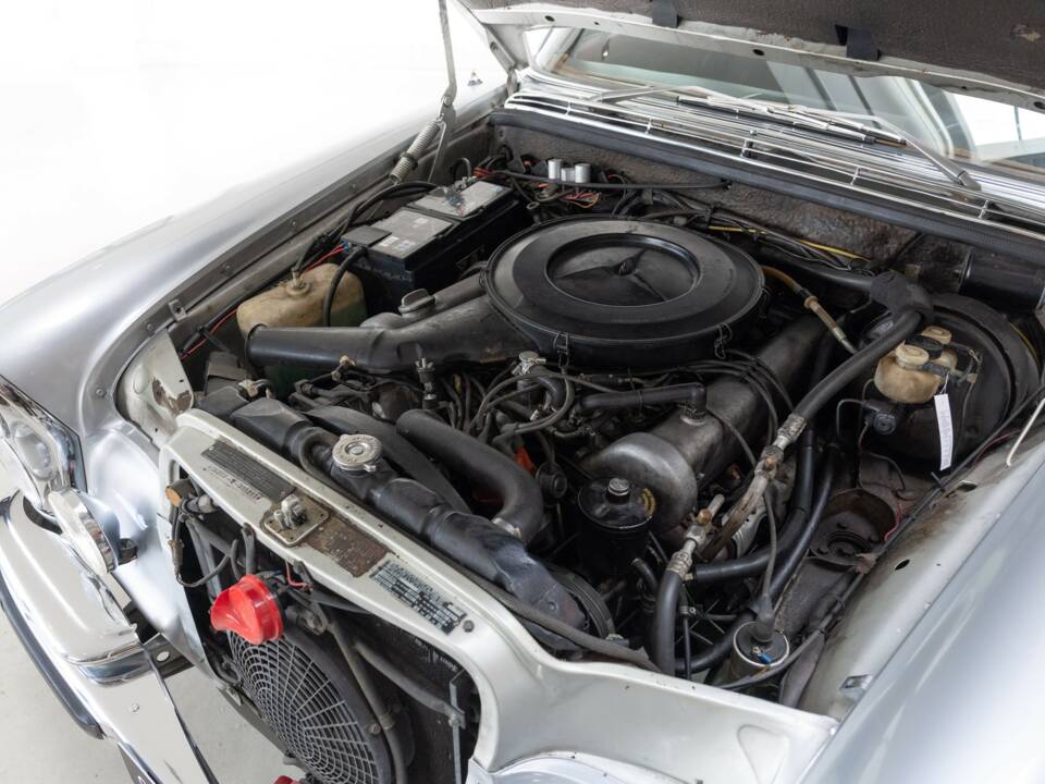 Image 6/27 of Mercedes-Benz 280 SEL 4,5 (1972)