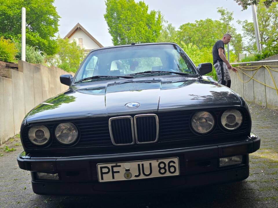 Image 1/9 of BMW 320i (1989)