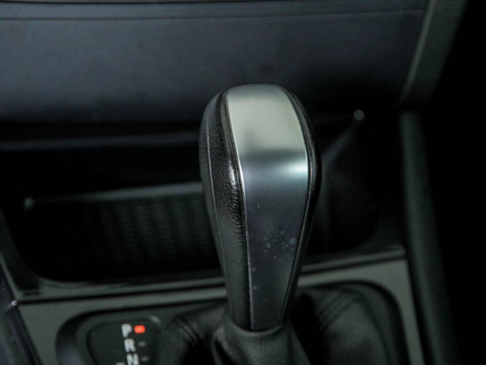 Image 38/50 of BMW 125i (2008)