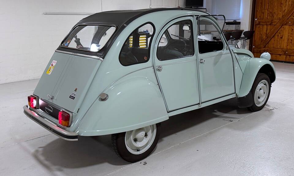 Image 6/38 of Citroën 2 CV 6 (1982)