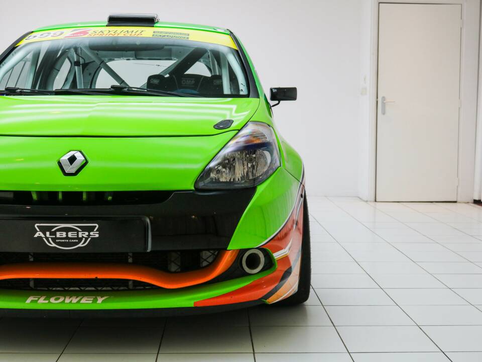 Afbeelding 13/17 van Renault Clio II 2.0 RS Cup (2007)