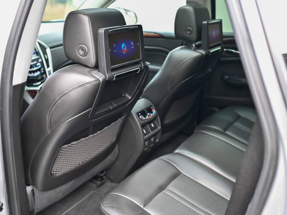 Immagine 16/21 di Cadillac SRX 3.6 V6 (2013)