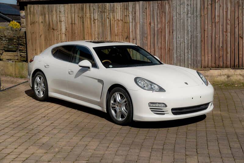 Bild 9/50 von Porsche Panamera 4S (2010)